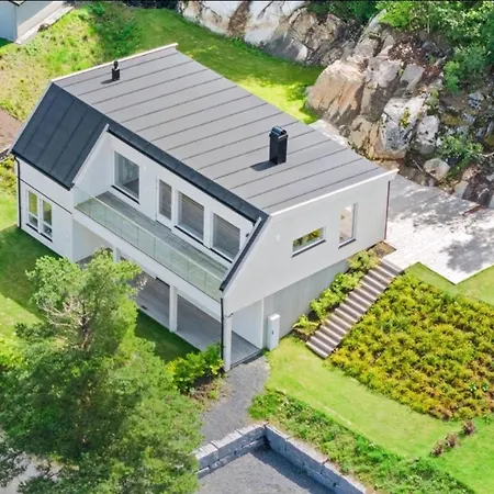 Modern With Panoramic Views Near Kragero * Stabbestad