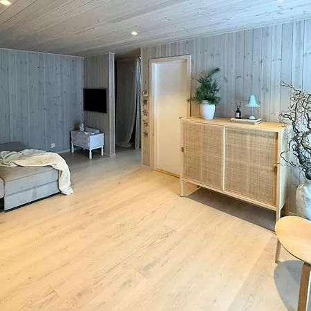 Modern With Panoramic Views Near Kragero * Stabbestad